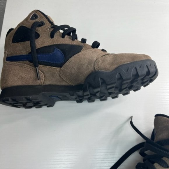 Vintage Nike Hiking Boots main image 8